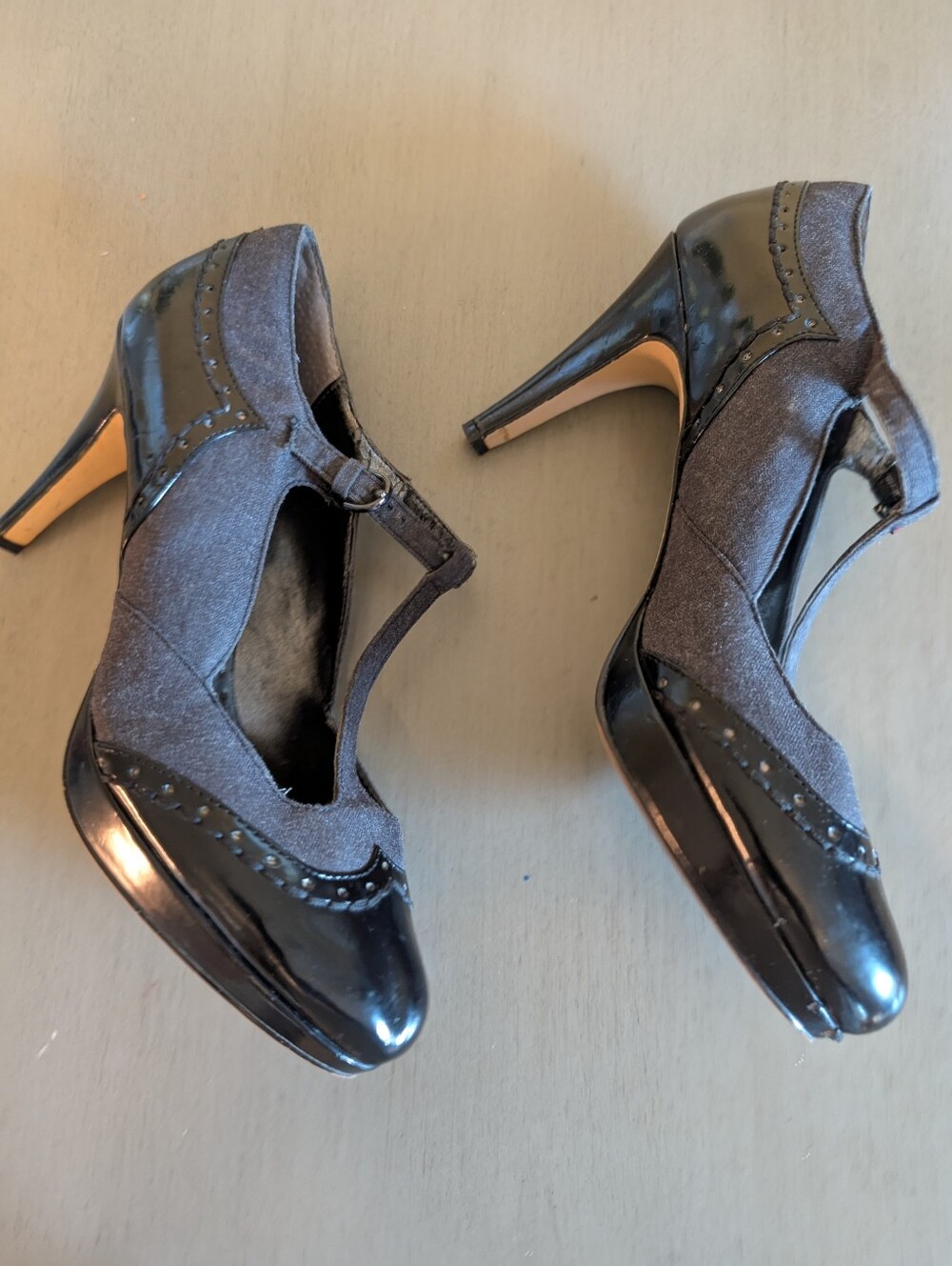 Adrienne Vittadini Charcoal Gray Size 10M, T-Strap Heels with Black Patent Trim